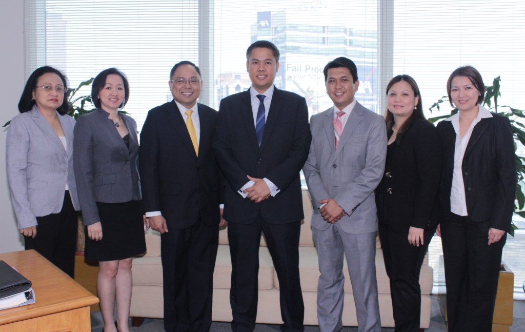  L-R : RCBC's Cecille Maravilla, RCBC Chief Technology Officer and concurrent Shared Technology Services Head Jennie Lansang, RCBC Senior EVP Dennis Bancod, PLDT VP and Corporate Relationship Management Head Jojo Gendrano, SMART Enteprise Marketing Head Chet Alviz, PLDT ALPHA Enterprise Relationship Manager Bel Aragon, and SMART Senior Segment Marketing Specialist Leslie Samonte 