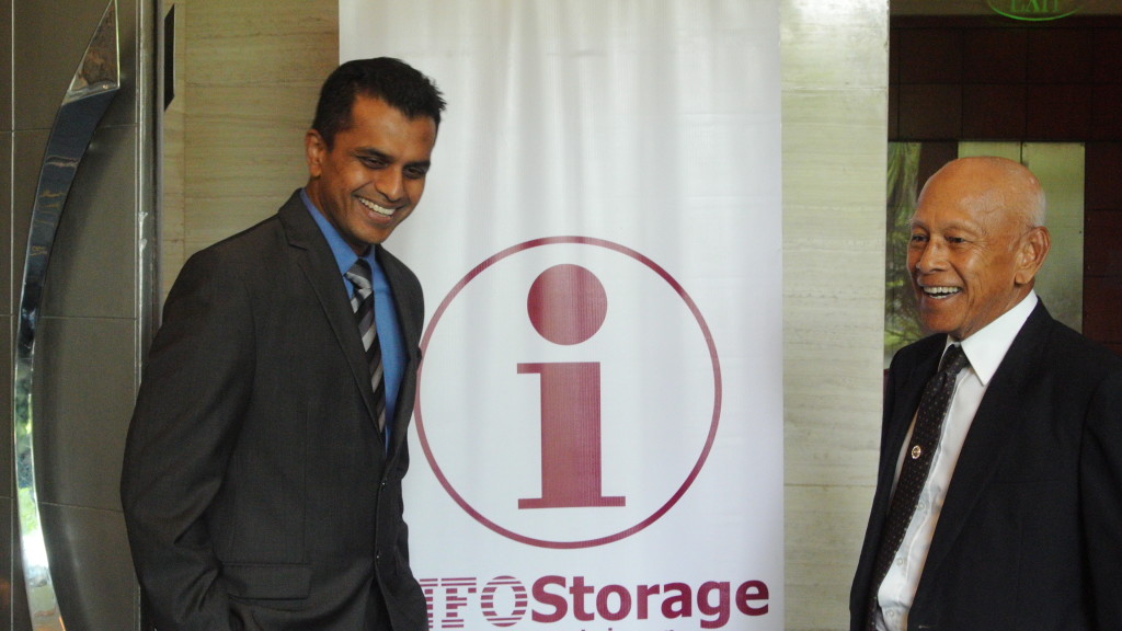  Local homegrown IT infrastructure solutions provider INFOStorage Corporation introduces a set of enterprise solutions featuring Oracle Linux and Oracle VM on Hitachi Compute Systems, which the company claims is the "first of its kind in the Philippine IT industry." Photo shows (from left) Saravanan Krishnan, Business Director, Infrastructure Management Solutions, Asia Pacific, Hitachi Data Systems and Amado "Butch" Marking, Chairman and CEO, INFOStorage.