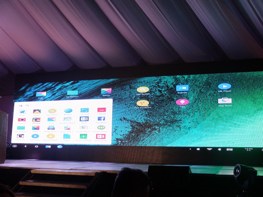 The Remix OS interface